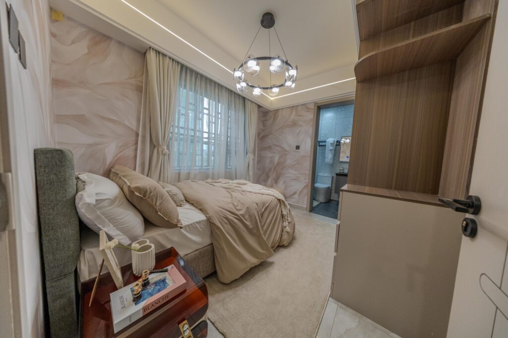 Ensuite bedroom with fitted storage in a 1 bedroom apartment in Westlands
