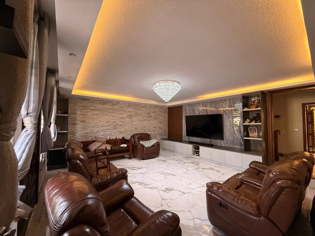 convent-oaks-lavington-lounge-entertainment-wall