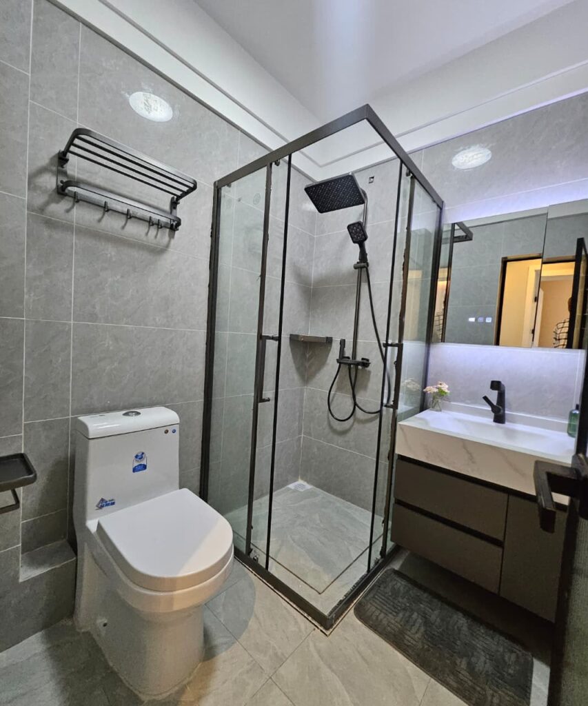 ilu-green-homes-modern-bathroom-shower