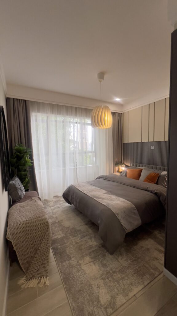 Leo-residence-bedroom-scaled